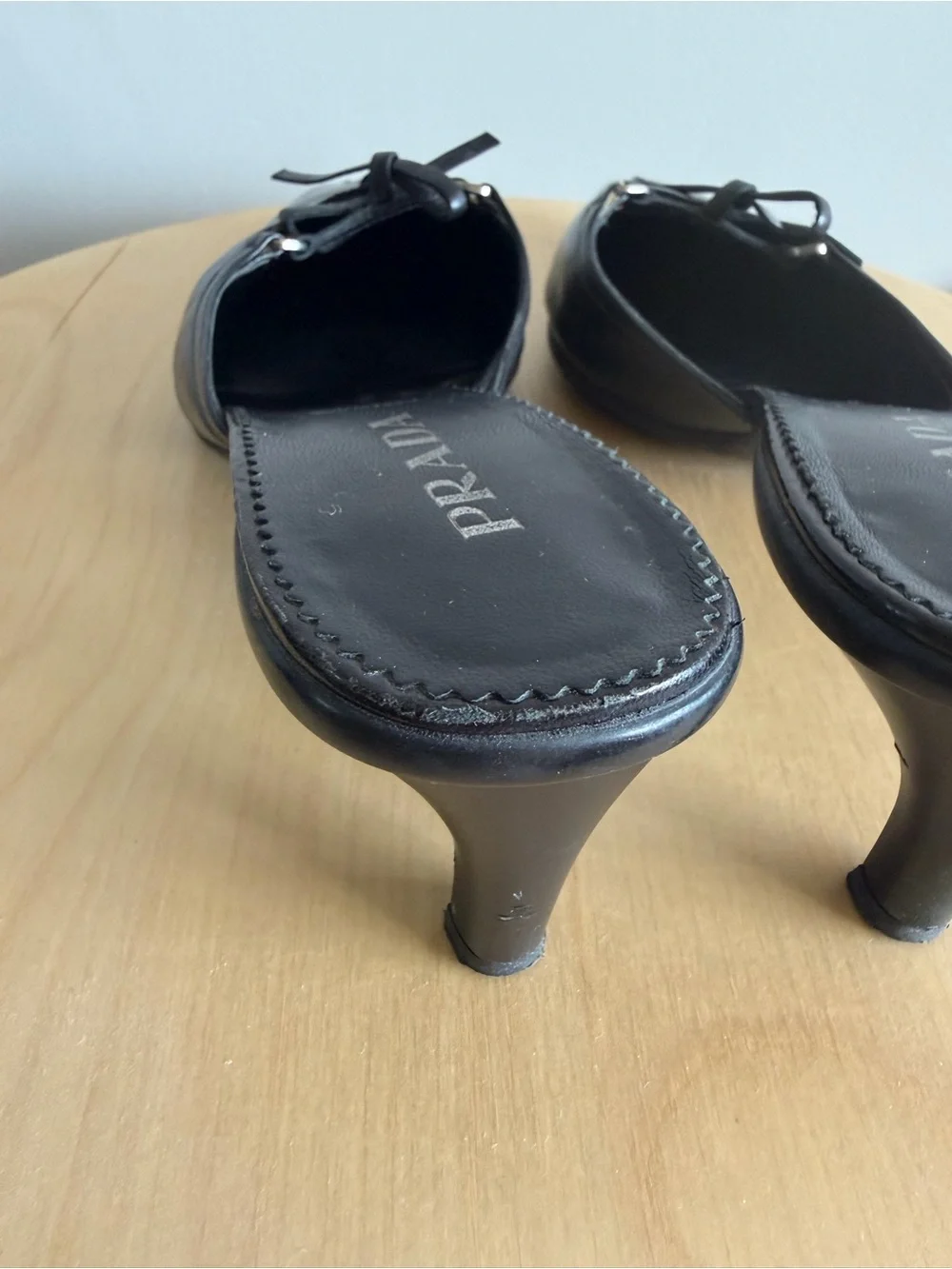 Vintage Prada Black Leather Pointed-Toe Kitten Heel Mules with Bows - Picture 6 of 9